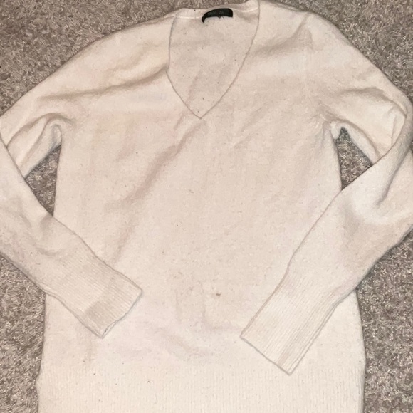 Style & Co. Cream V Neck - Picture 1 of 4